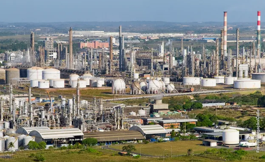 Polo de Camaçari e toda indústria petroquímica está em crise no Brasil