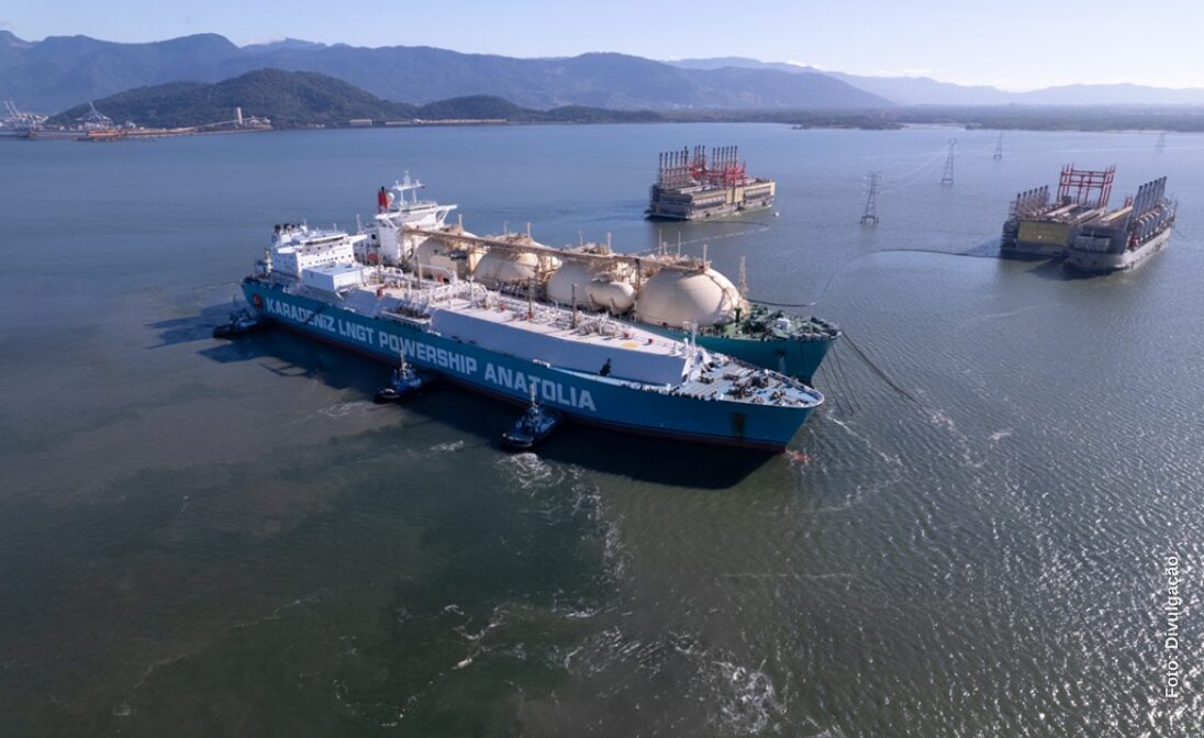 Karpowership e Seatrium lançam ‘LNGTS Americas’ e firmam intenção para projetos flutuantes de energia