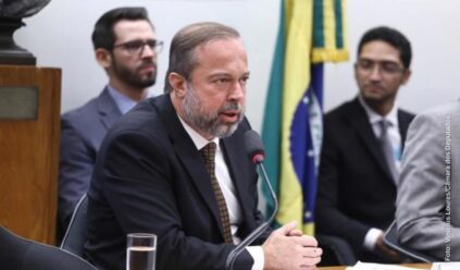 Silveira quer leilão de baterias em dezembro